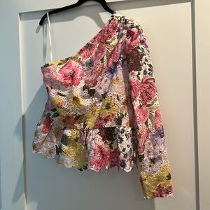 Gorgeous floral one-shoulder top